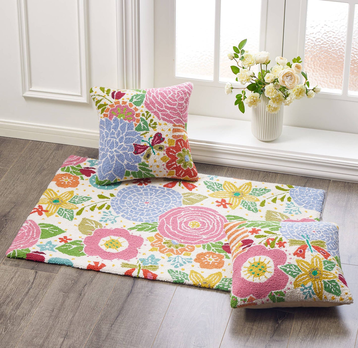 Ginblossom Hook Pillow - Suzanne Nicoll