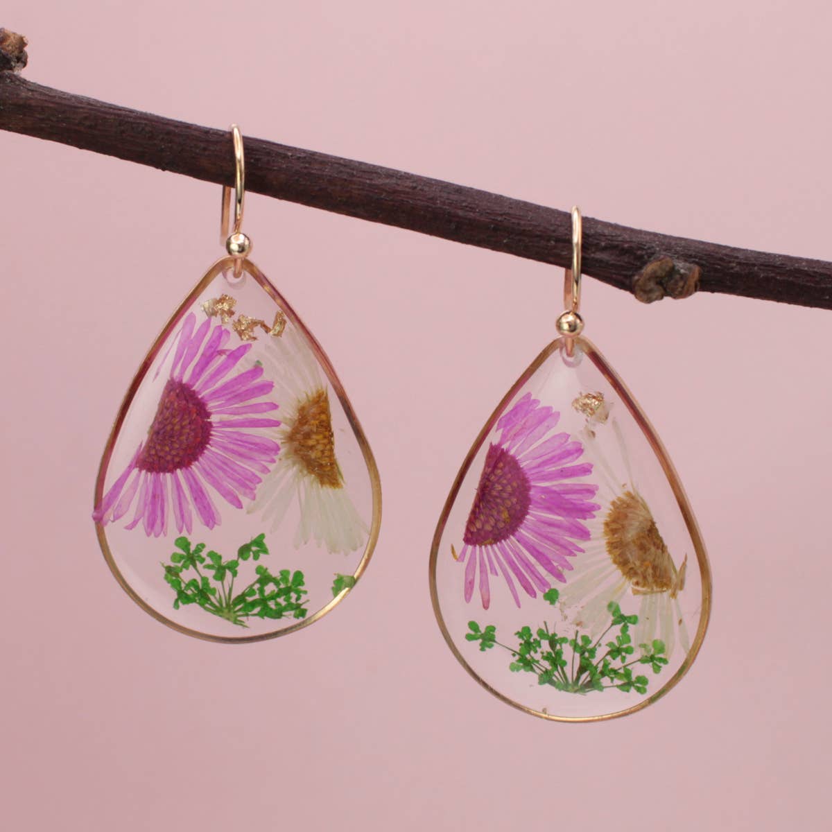 Cottage Floral Daisy Dried Flower Earrings