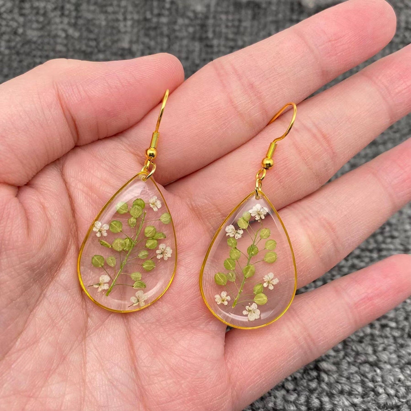 Dried Cress Flowers Dangle Earrings