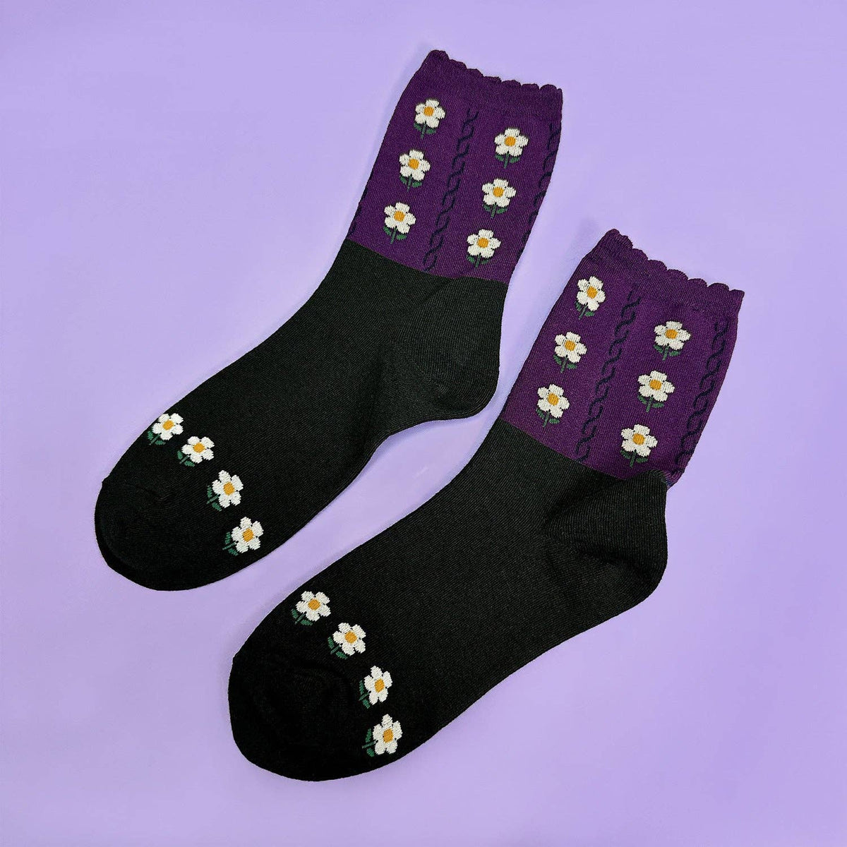 Women's Picot Flower Pattern Crew Socks
