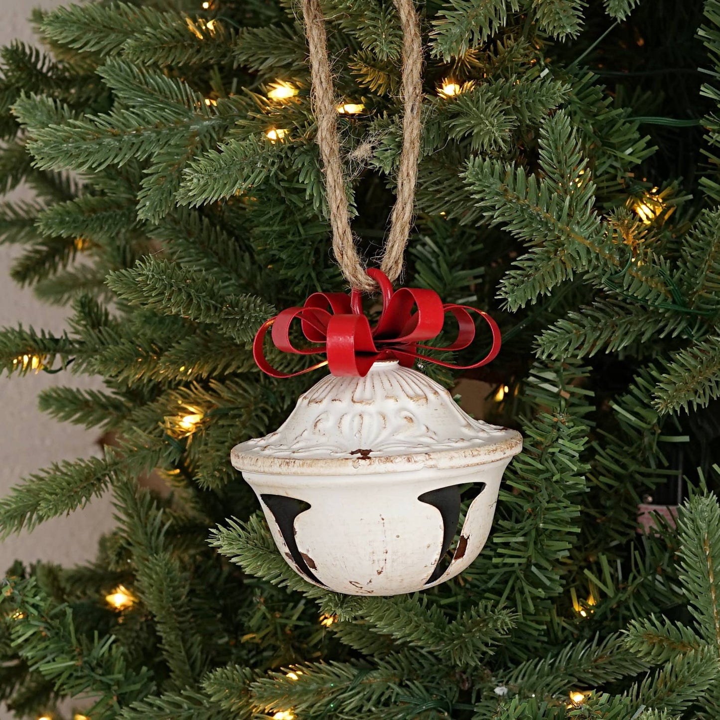M32519-Vintage white nutshell bell w. metal bow (5inH)
