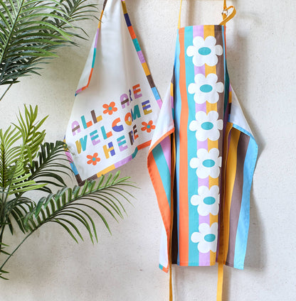Cheerful Apron - Elizabeth Olwen
