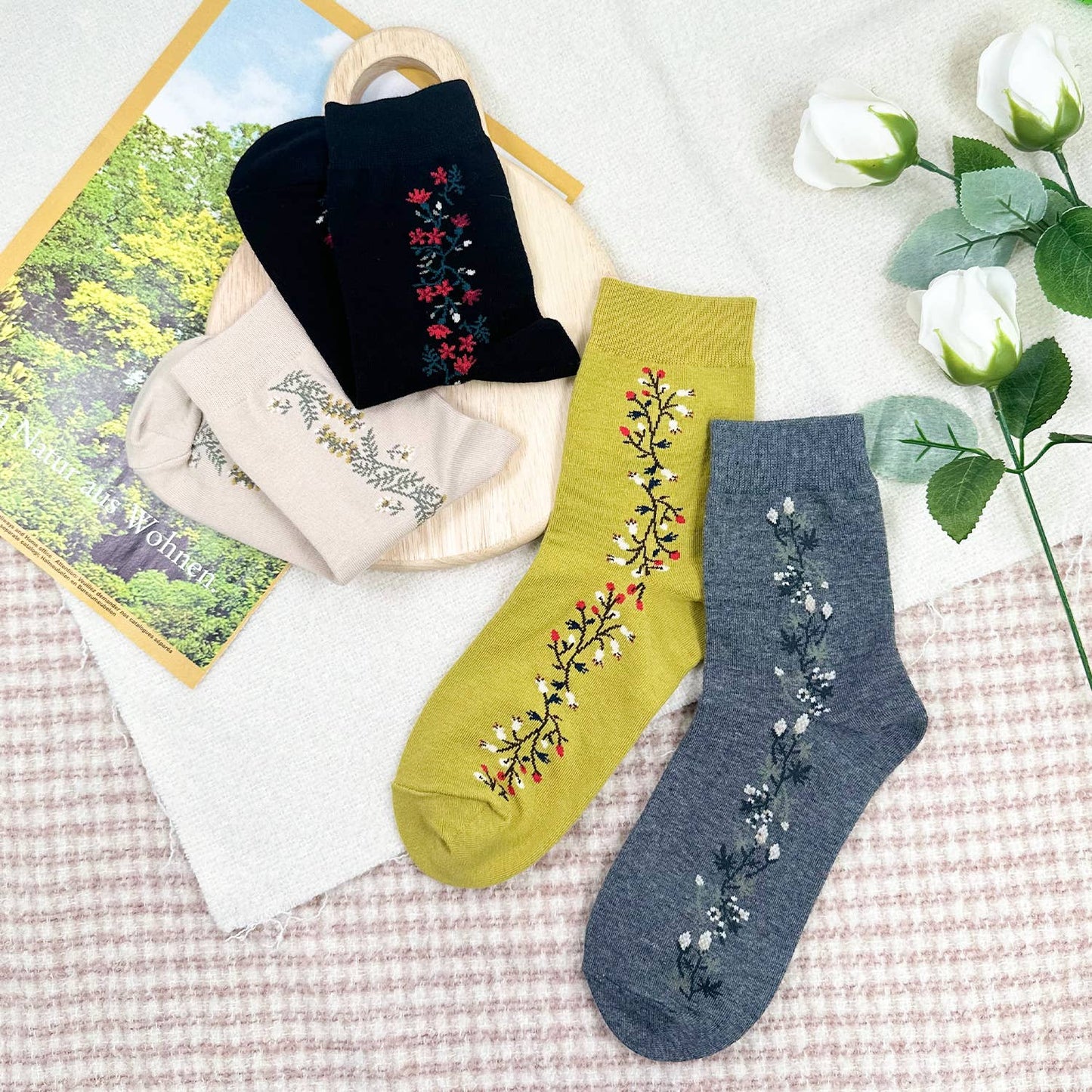 Women's Crew Vintage Vine Flower Socks