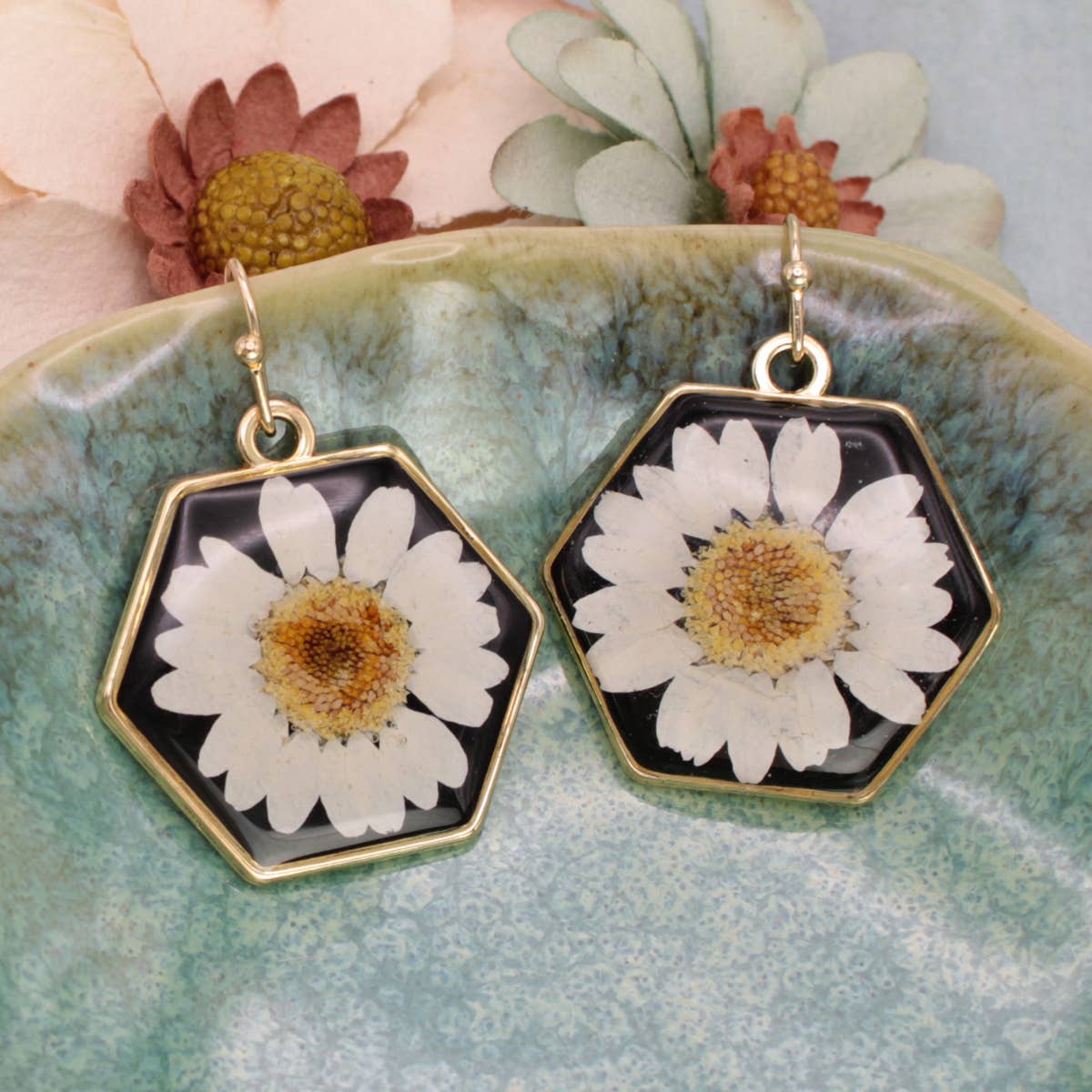 White Dried Flower Black Geometric Gold Earrings