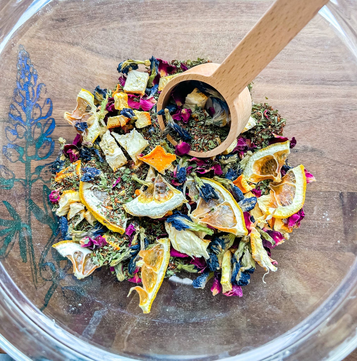 Mama - Citrus + Floral Organic loose leaf tea blend